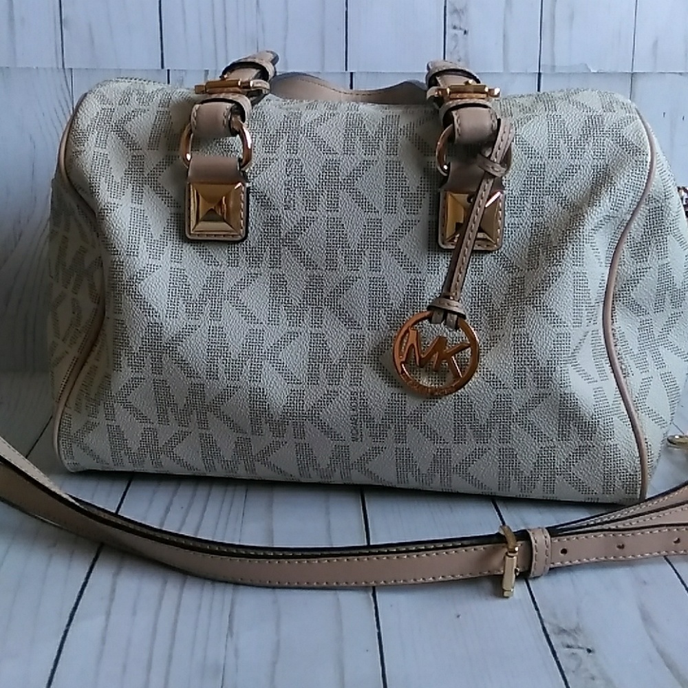 Sale 🌟Michael kors crossbody bag